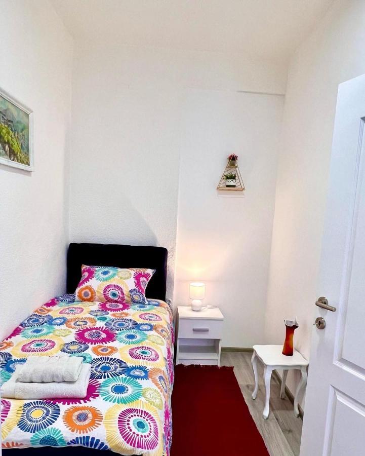M Apartman Foca Eksteriør bilde