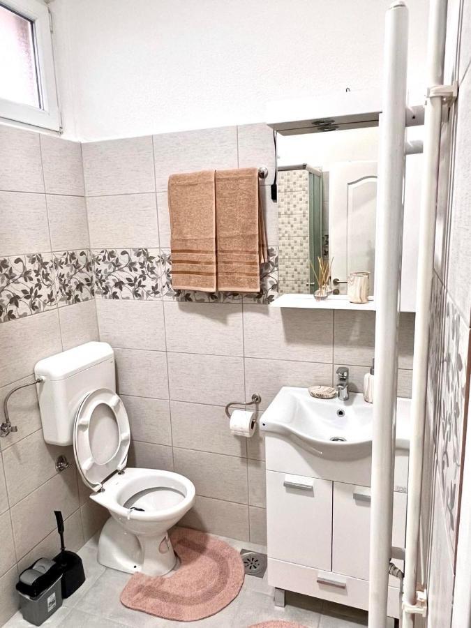 M Apartman Foca Eksteriør bilde