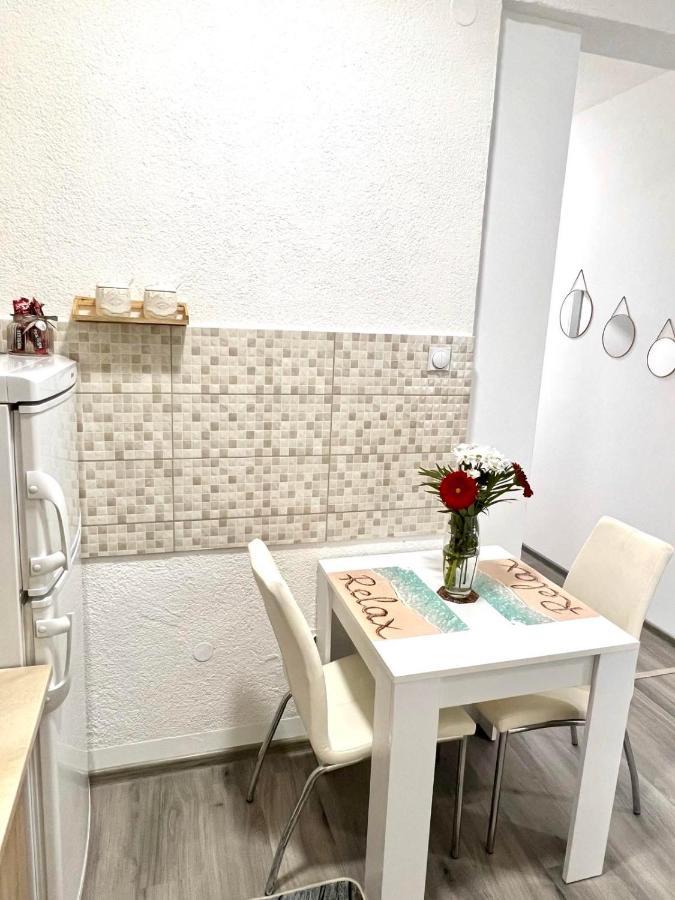 M Apartman Foca Eksteriør bilde