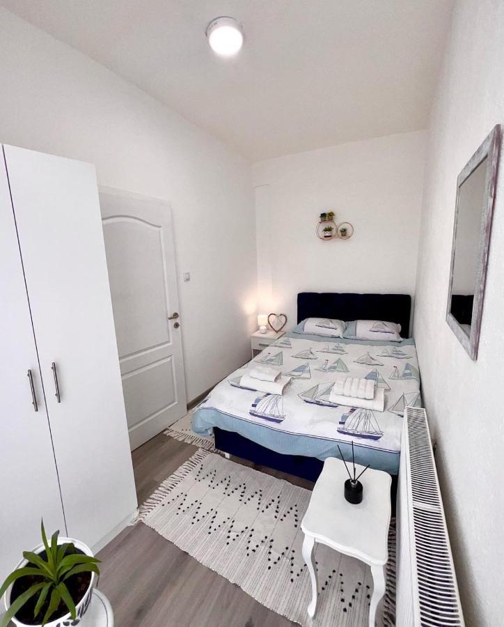 M Apartman Foca Eksteriør bilde